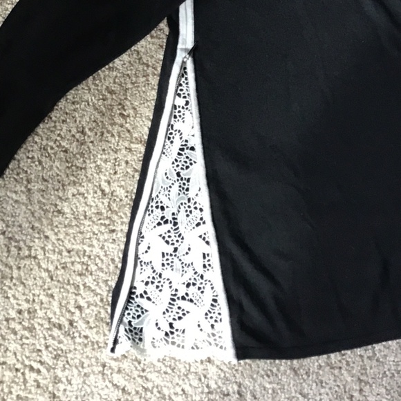 Peek a boo lace sweater - Picture 4 of 8